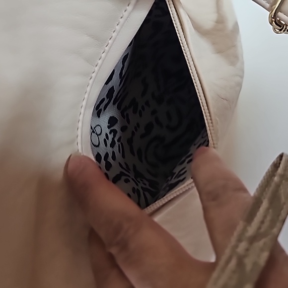 Jessica Simpson Zip LeatherExterior Bags & Handbags, Cream Crossbody - Picture 10 of 16